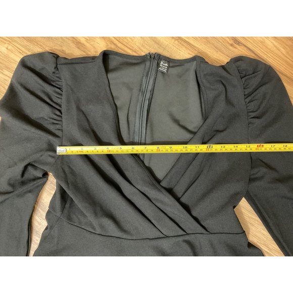 Women's Greathe Black Wrap Top Size: Large - Picture 11 of 12